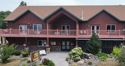 1-bedroom double queen hotel Cabin 13, overlooking Mille Lacs Lake
