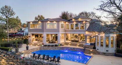 Above Nashville Sunset Bay | Lakefront | Pool & Spa | Golf Simulator