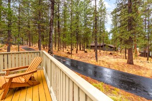 Property grounds - DIAM21 | Hot Tub + A/C | Near Fort Rock Park/Bike Path | Ping Pong | Sleeps 6 (Sunriver)
