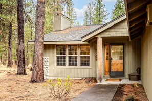 Exterior detail - Family Friendly Sunriver Home - DIAM21 (Sunriver)