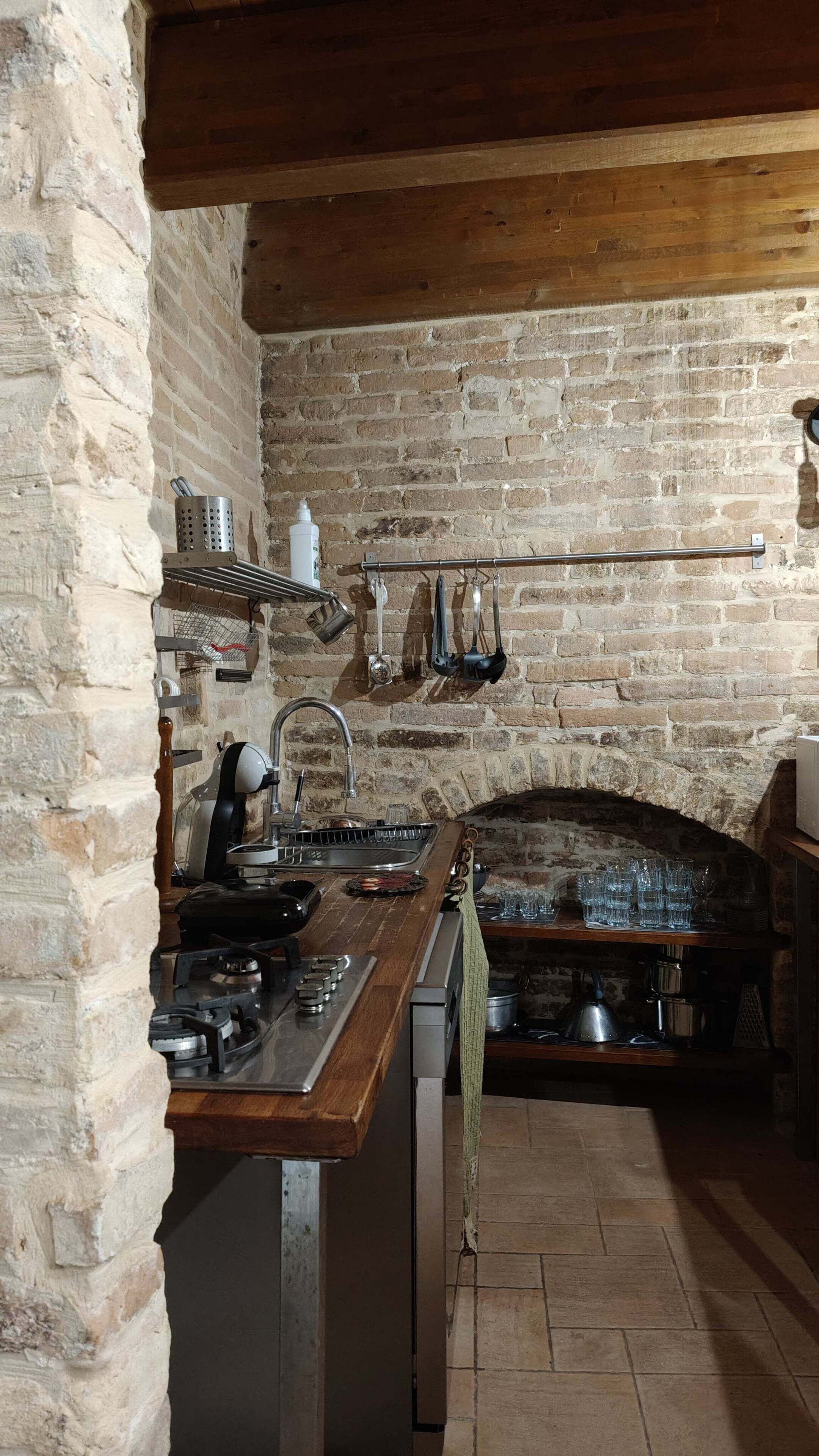 Espressobryggare, vattenkokare, brödrost och kryddor