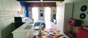 1 bedroom, desk, free WiFi, bed sheets