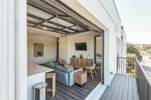 Property grounds - Gorgeous Apt for 8 w/Rooftop & Gym, Near DT! (Nashville)