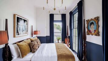 9 bedrooms, desk, iron/ironing board, travel crib