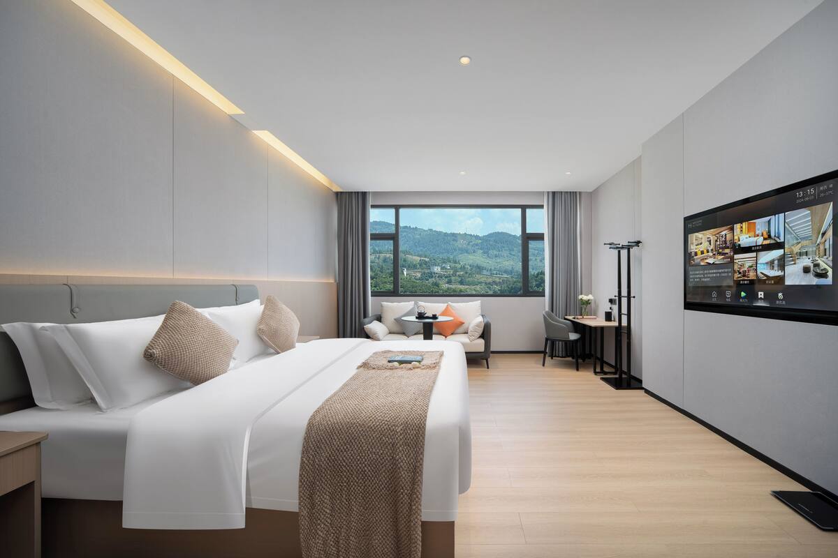Superior Double Room, City View | Premium bedding, Select Comfort beds, desk, laptop workspace