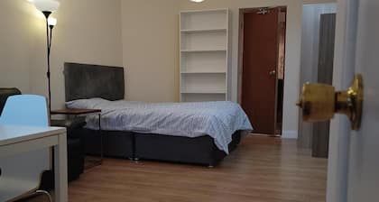 Large Ensuite Near Science Park, Cambridge