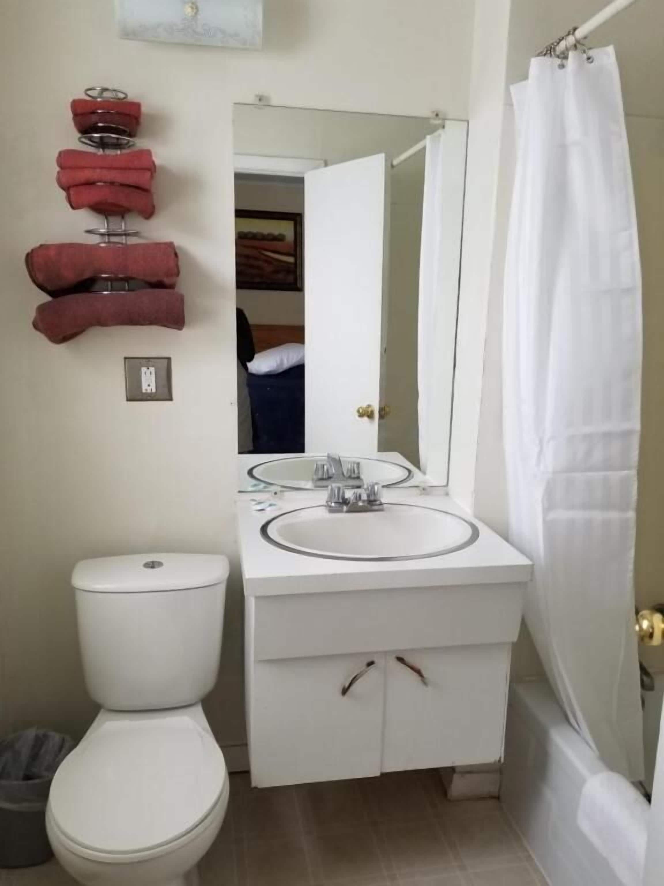 مناشف، صابون، ورق حمّام