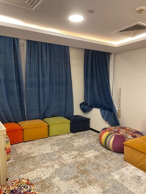 ROYAL SUITE WITH HARAM VIEW WITH PRIVATE ELEVATOR | Living area