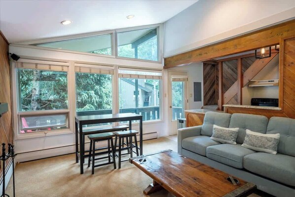 TV - 2-Story Condo in Vail, Steps from Ski Shuttle (Vail)