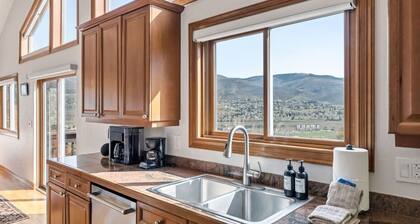 Gold Dust Getaway | Hot tub | Near Ski Resorts