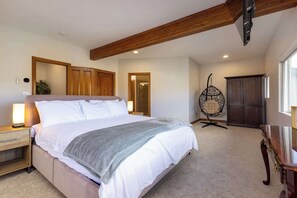 6 bedrooms, iron/ironing board, WiFi, bed sheets - 6 bd 5 Bath, 5k sq ft Ski Home, Close to Vail & BC (Edwards)