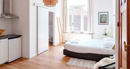 2min→ Midi Station / Netflix /Nespresso/ Smart TV/ Full Kitchen