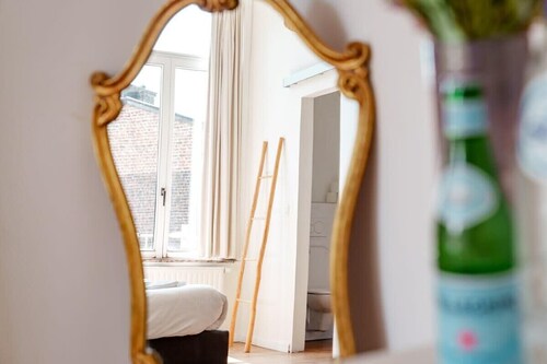 2min→ Midi Station / Netflix /Nespresso/ Smart TV/ Full Kitchen