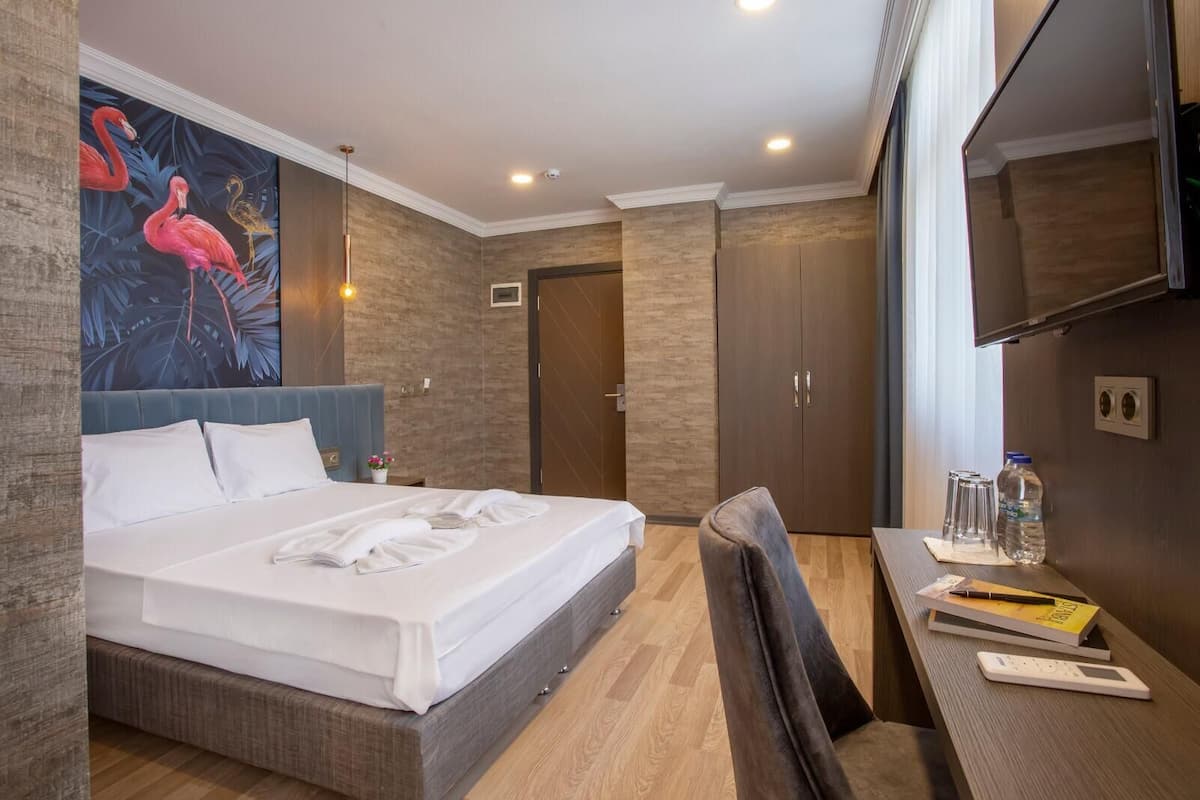 Premium bedding, minibar, in-room safe, desk