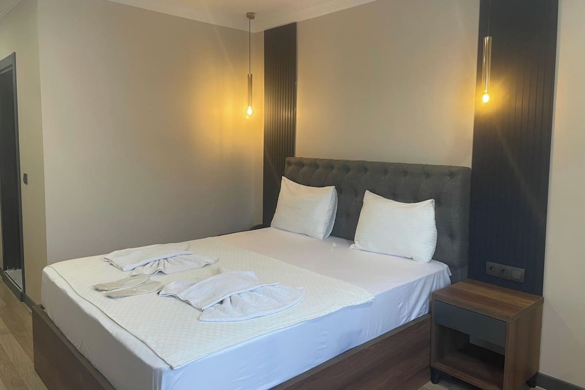Premium bedding, minibar, in-room safe, desk