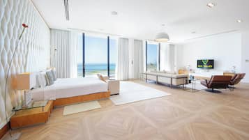 Luxury Villa, Balcony, Beach View | 5 bedrooms, in-room safe, laptop workspace, free WiFi