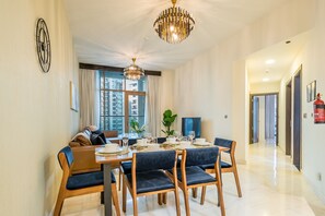 Dining - Capacious 3BR Apartment in Bayz Tower, Business Bay by Deluxe Holiday Homes (Dubai)