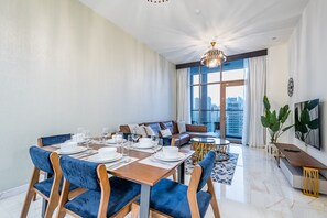 Interior - Upscale 3BR Apartment in Bayz Tower, Business Bay by Deluxe Holiday Homes (Dubai)