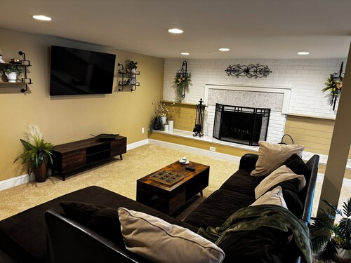  The Hideaway, Private King Suite Near MTSU