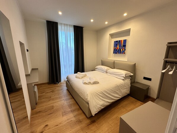 1 bedroom, in-room safe, iron/ironing board, free WiFi