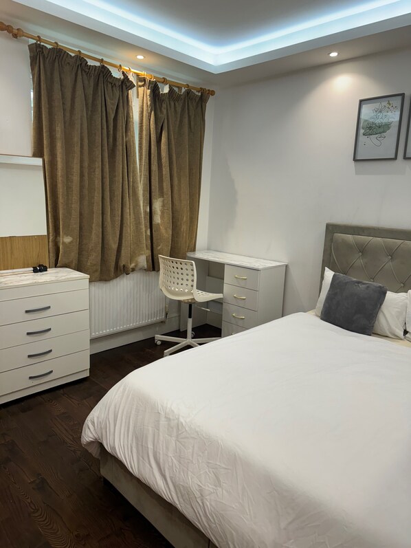 Apartment | 3 Schlafzimmer, Bügeleisen/Bügelbrett, kostenloses WLAN, Bettwäsche