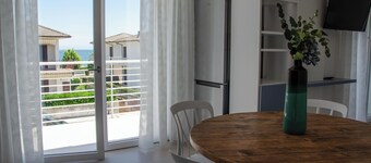 Appartamento moderno e luminoso al primo piano, con vista mare!