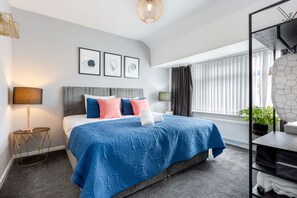 4 slaapkamers, een strijkplank/strijkijzer, reisbedje, wifi