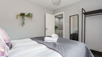 4 bedrooms, iron/ironing board, travel cot, WiFi