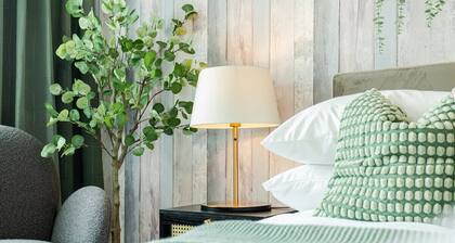 Urban Chic 2-BR Flat Trafford Centreâ Free Parking