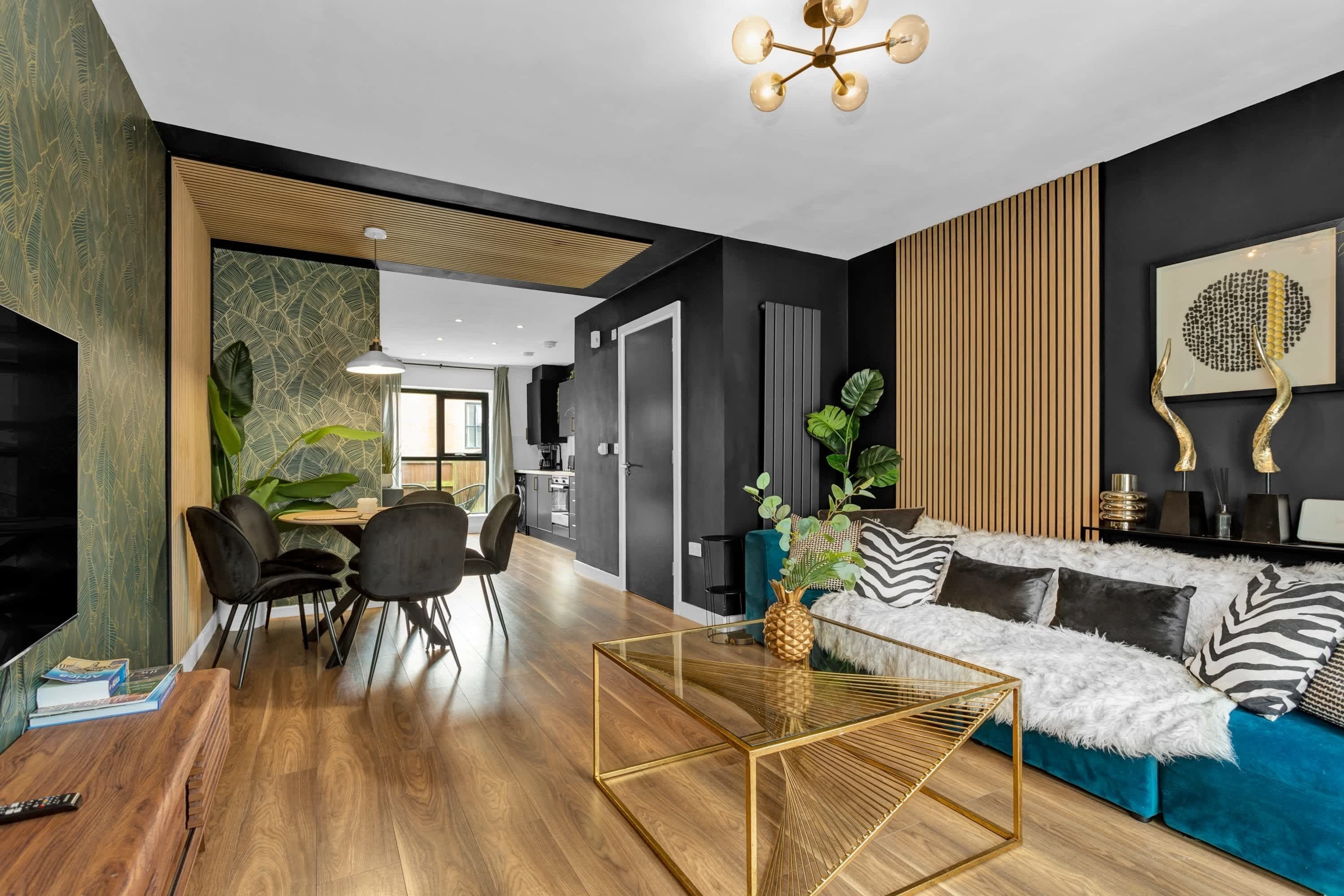 Televisión y oficina 