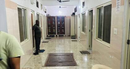 Delux Room Nearby Banke Bihari Only 2min walking