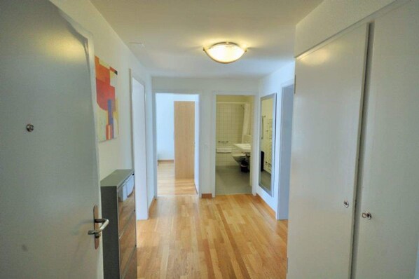 Apartment | Interior - Tranquil Seafront Escape (Zürich)