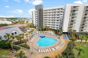 Pool - New rental, remodeled, beachfront, pool, hot tub, in Miramar Bch, 15 mins to 30A (Miramar Beach)