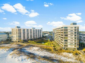 Exterior - New rental, remodeled, beachfront, pool, hot tub, in Miramar Bch, 15 mins to 30A (Miramar Beach)