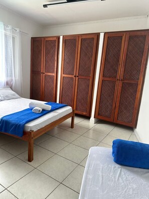 Chambre Familiale, vue piscine