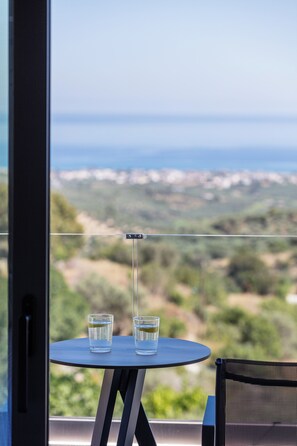 Outdoor dining - Horizon South Villa │Private Pool, Secluded Luxury Modern Villa (Chania)