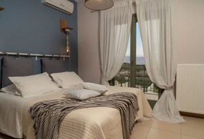 3 bedrooms, iron/ironing board, travel cot, free WiFi - Ya Chara Villa︱A Secluded Retreat with a Private Pool and Seaview (Chania)