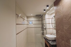 Hair dryer, towels - Immerse yourself in Santa Lucia, a cozy, modern studio (Chania)