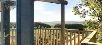 Accessible Bungalow - 4 Beds 2 Baths -dog Friendly