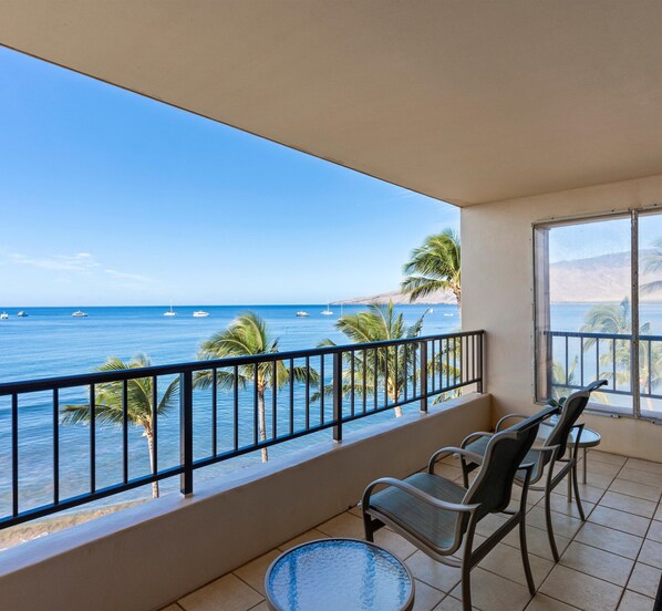 Property grounds - Oceanfront Paradise at Sugar Beach PH35 | Direct Ocean Views | 2 Bed/2 Bath (Kihei)