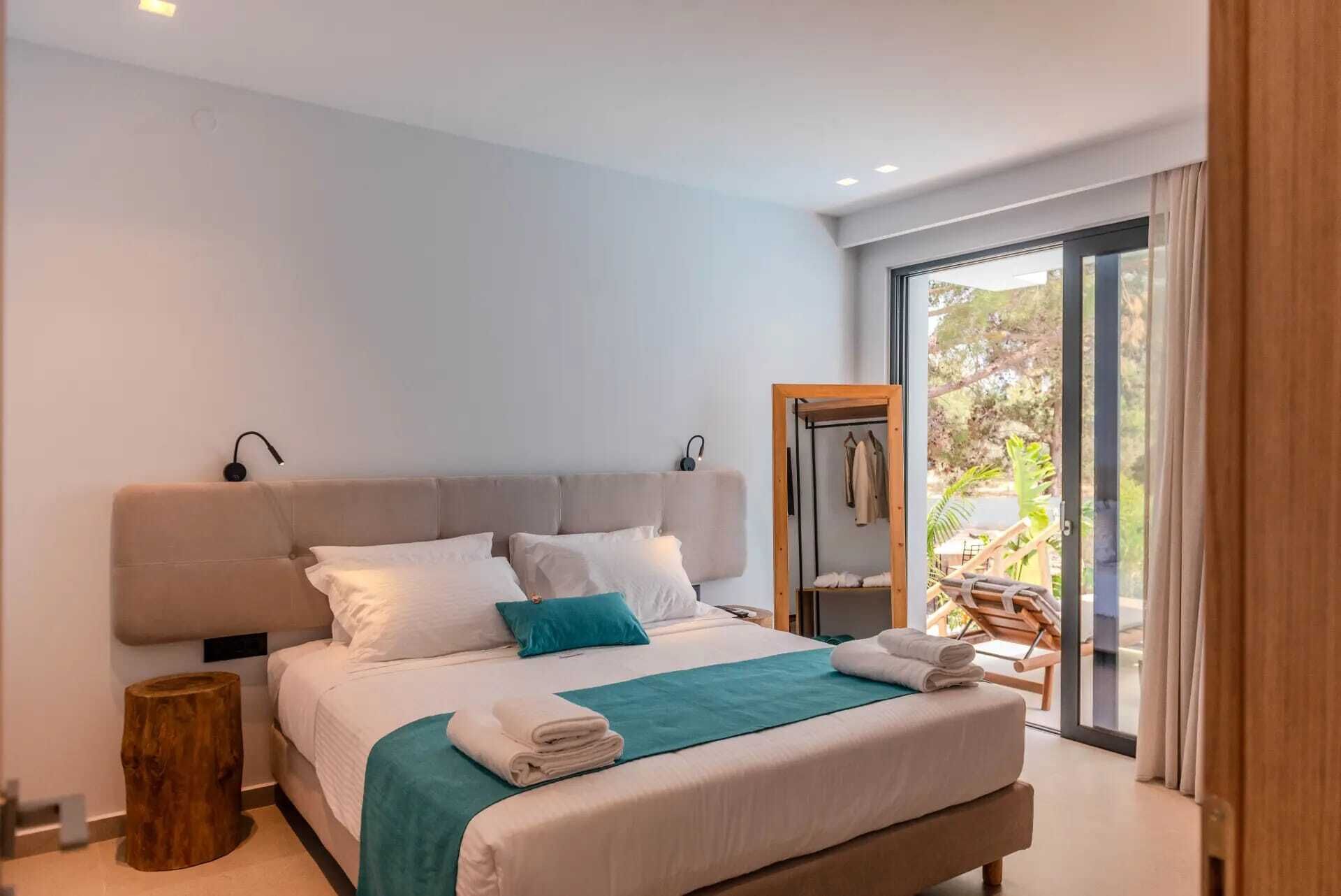 3 bedrooms, iron/ironing board, travel crib, free WiFi