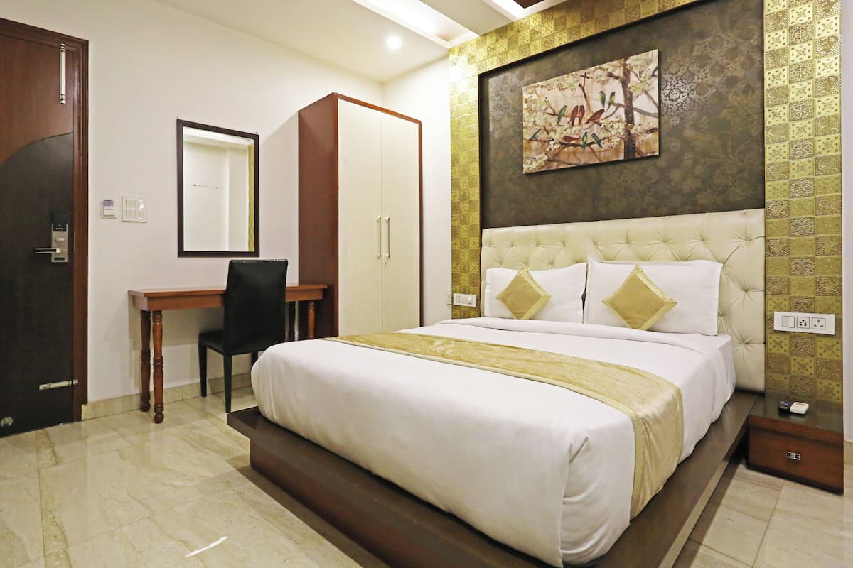 Deluxe Double Room | 1 bedroom, premium bedding, in-room safe, individually furnished