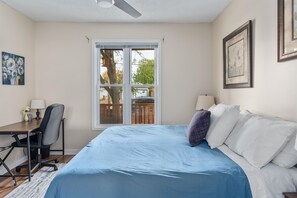 4 bedrooms, desk, iron/ironing board, travel cot