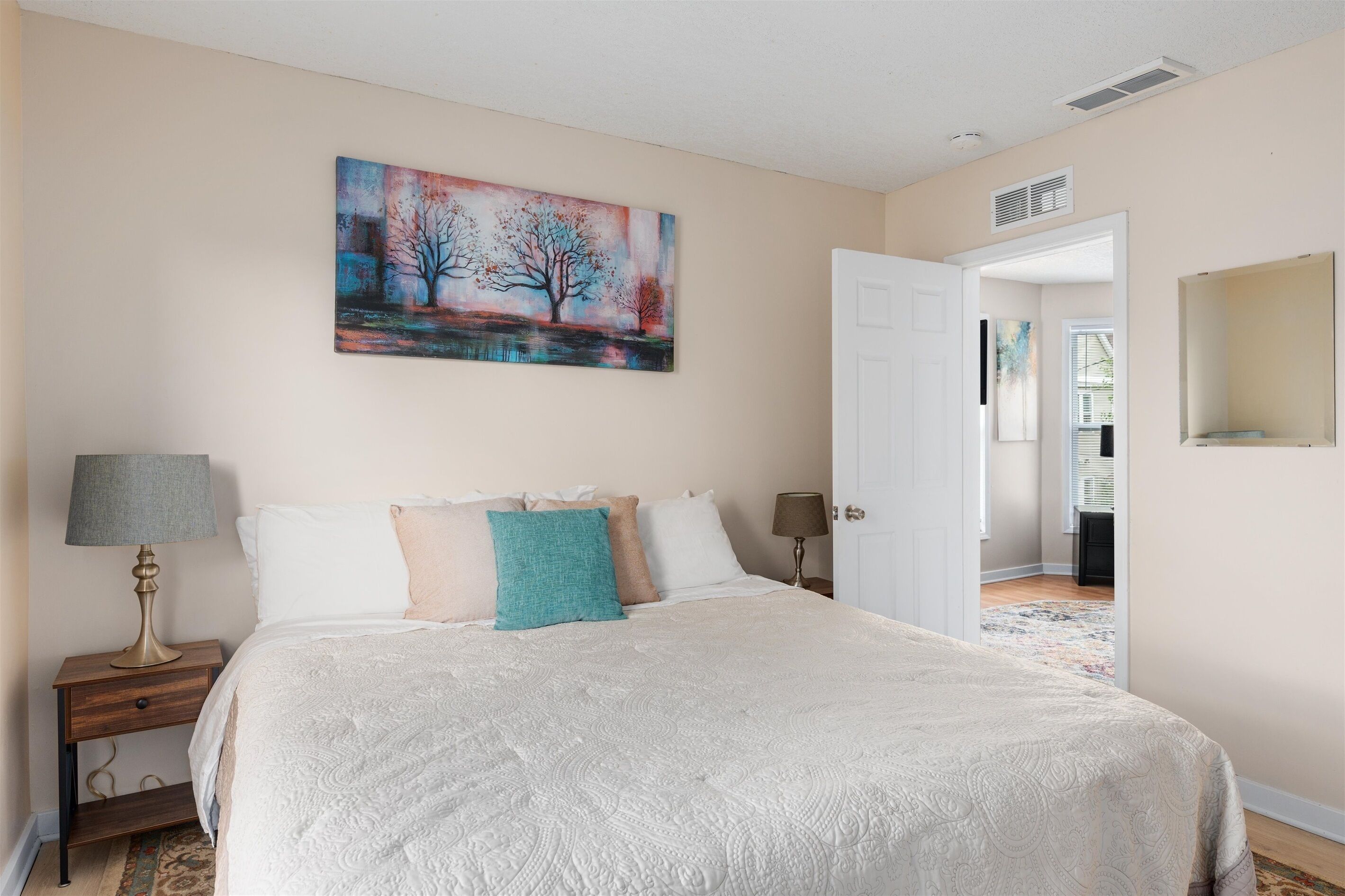 4 bedrooms, desk, iron/ironing board, travel crib