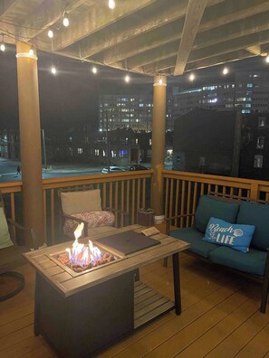 Living area - Seaside Escape - 1 Block From Beach & Boardwalk (Atlantic City)