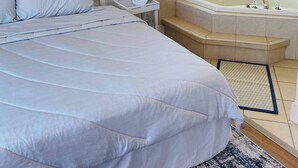 Apartment, 4 Bedrooms | 4 bedrooms - Seaside Escape - 1 Block From Beach & Boardwalk (Atlantic City)