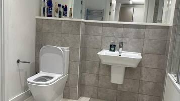 Apartment | Bathroom | Shower, towels