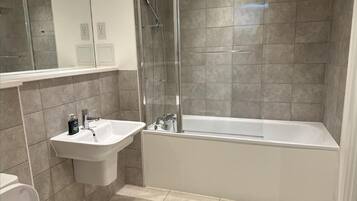 Apartment | Bathroom | Shower, towels