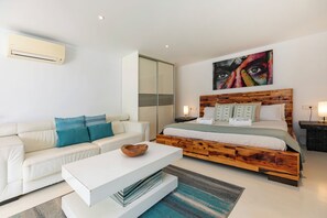 6 bedrooms, iron/ironing board, Internet - Villa near Ibiza Town, sleeps 13 (Ibiza)