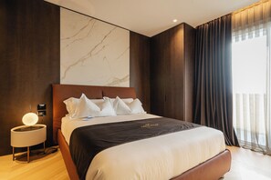 1 bedroom, in-room safe, desk, iron/ironing board